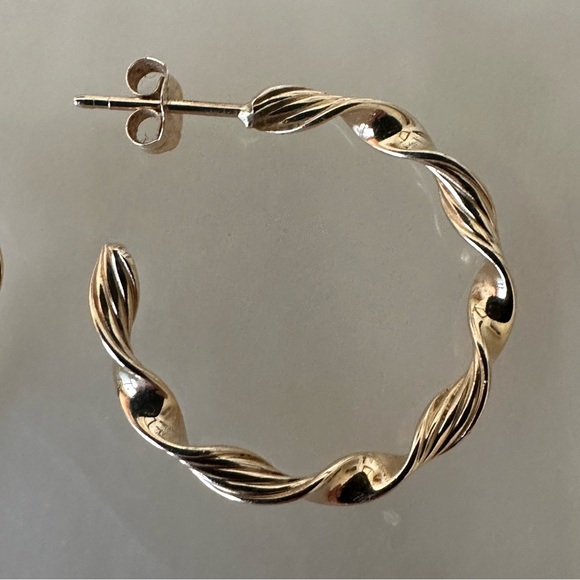 14k Solid Gold Twist Hoop Earrings - Picture 9 of 12